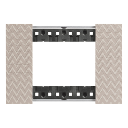 Cover plate Living Now...