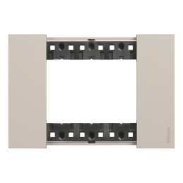 Placa de acabamento Living...