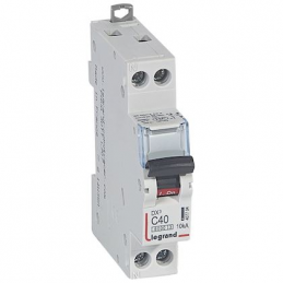 Disjoncteur dx³ 6000...