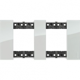 Placa de acabamento Living...