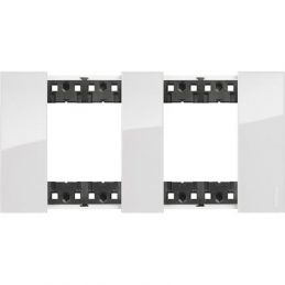 Cover plate Living Now...