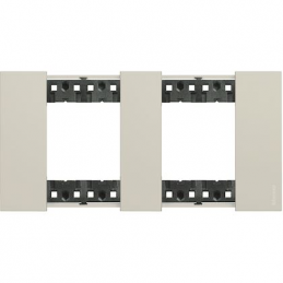 Placa de acabamento Living...