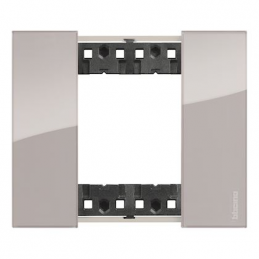 Placa de acabamento Living...