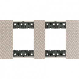 Placa de acabamento Living...