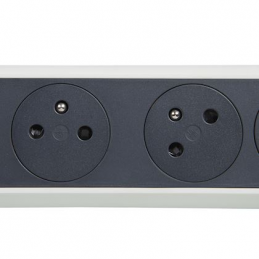 Rallonge multiprise clipsable avec 4 prises 2P+T,2 ports USB Type A et un  interrupteur lumineux au meilleur prix - LEGRAND