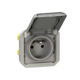 Socket outlet 2P+T...