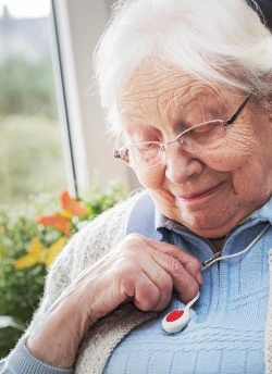 L'habitat connecté au service des personnes âgées : confort, sécurité et autonomie